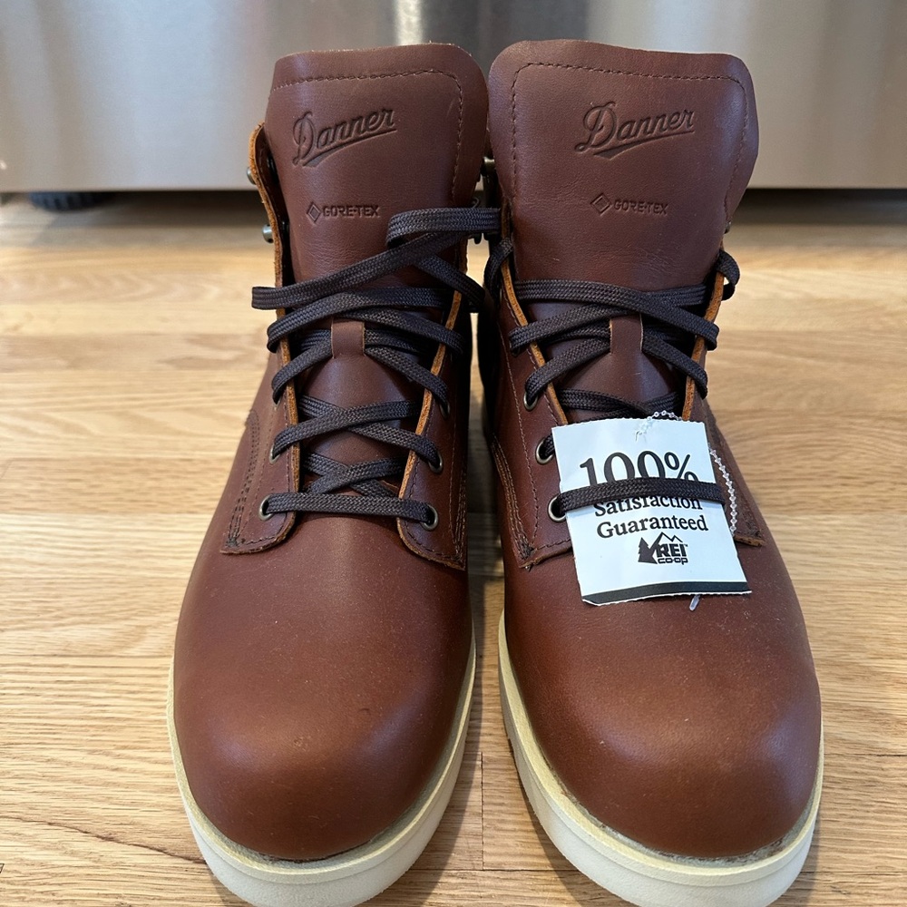 Danner Women’s Douglas GORE-TEX Toasted Pecan Boots - Size 10 - NEW*